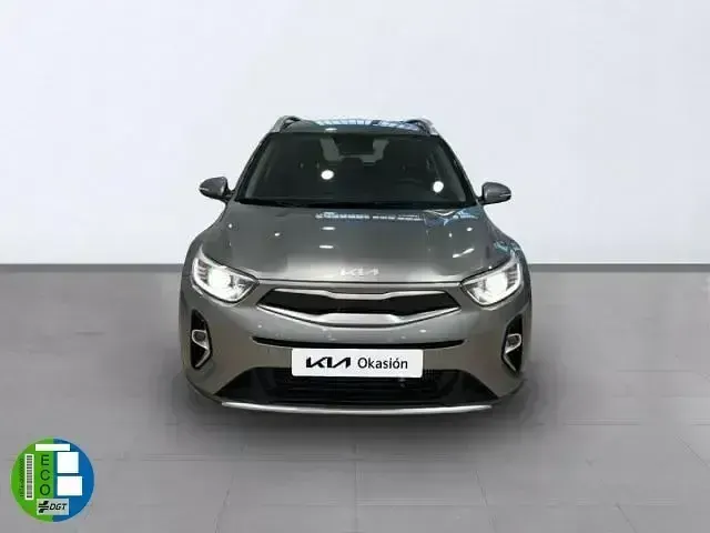 Usado Kia Stonic 101 CV (74 kW) 2024 Gris SUV