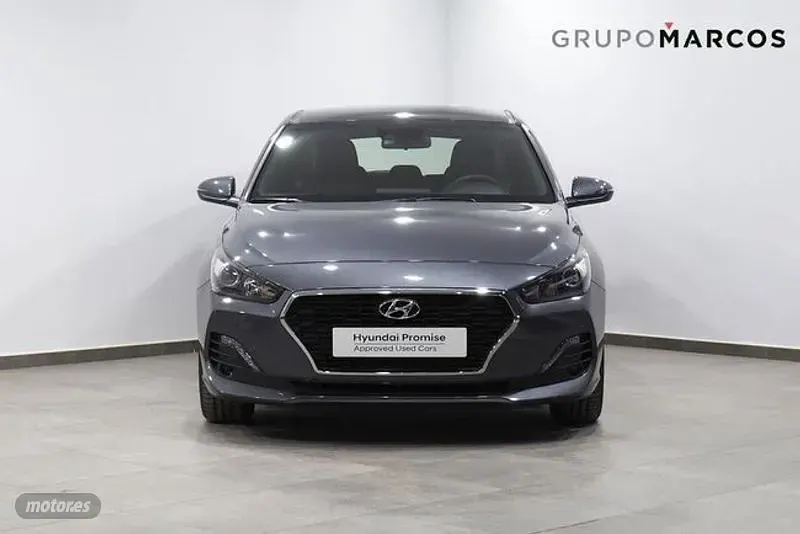 Usado Hyundai i30 120 CV (88 kW) 2020 Gris