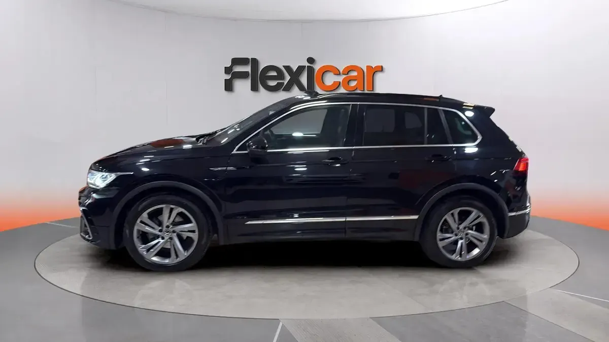 Usado VW Tiguan R-line 150 CV (110 kW) 2021 Negro SUV