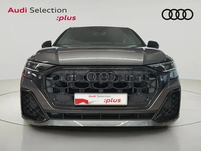 Usado Audi Q8 Sport 490 CV (360 kW) 2026 Gris / plata SUV