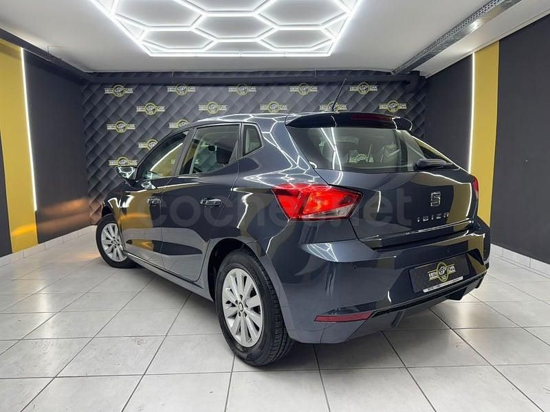 Usado Seat Ibiza Style 110 CV (80 kW) 2021 Gris / plata Utilitario