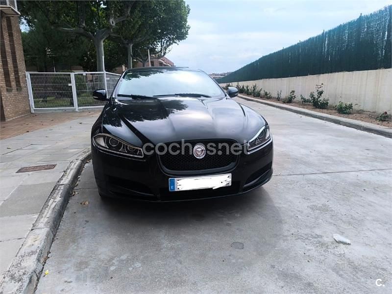 Usado Jaguar XF Luxury 190 CV (139 kW) 2012 Negro Berlina