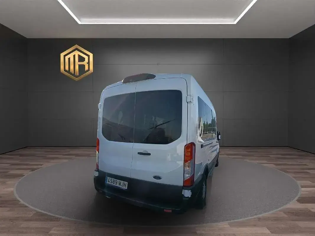 Usado Ford Transit Trend 131 CV (96 kW) 2023 Blanco Familiar