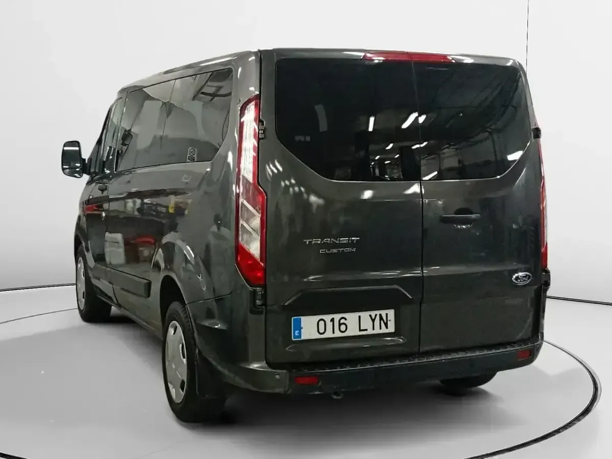 Usado Ford Transit Custom Trend 130 CV (95 kW) 2022 Gris Familiar