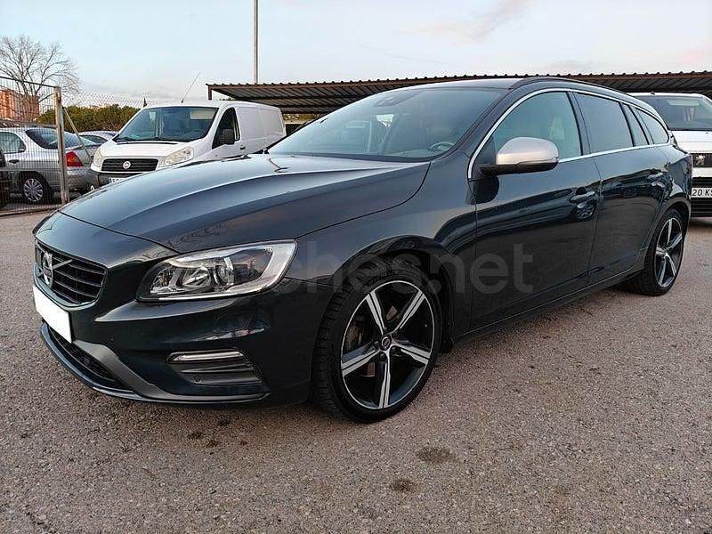 Usado Volvo V60 R-Design Momentum 190 CV (139 kW) 2017 Azul Familiar