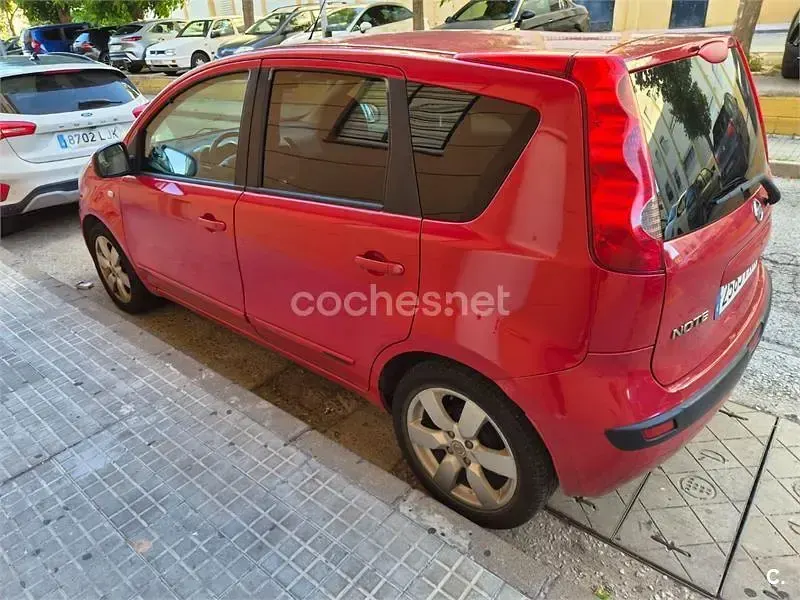 Begagnad Nissan Note Tekna 86 HK (63 kW) 2007 Röd Halvkombi