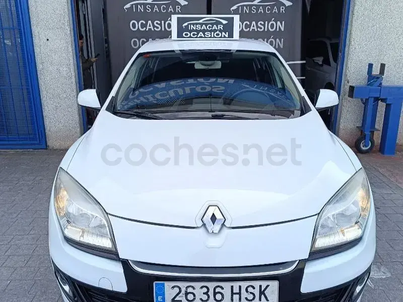 Usado Renault Mégane Dynamique 115 CV (84 kW) 2013 Blanco Berlina