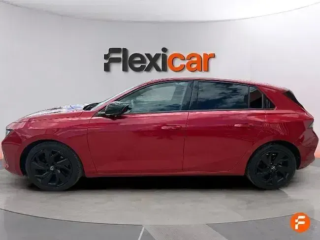 Usado Opel Astra 130 CV (95 kW) 2023 Rojo Utilitario