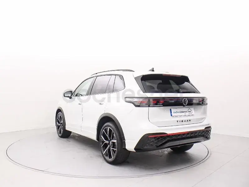 Usado VW Tiguan R-line 150 CV (110 kW) 2025 Blanco SUV