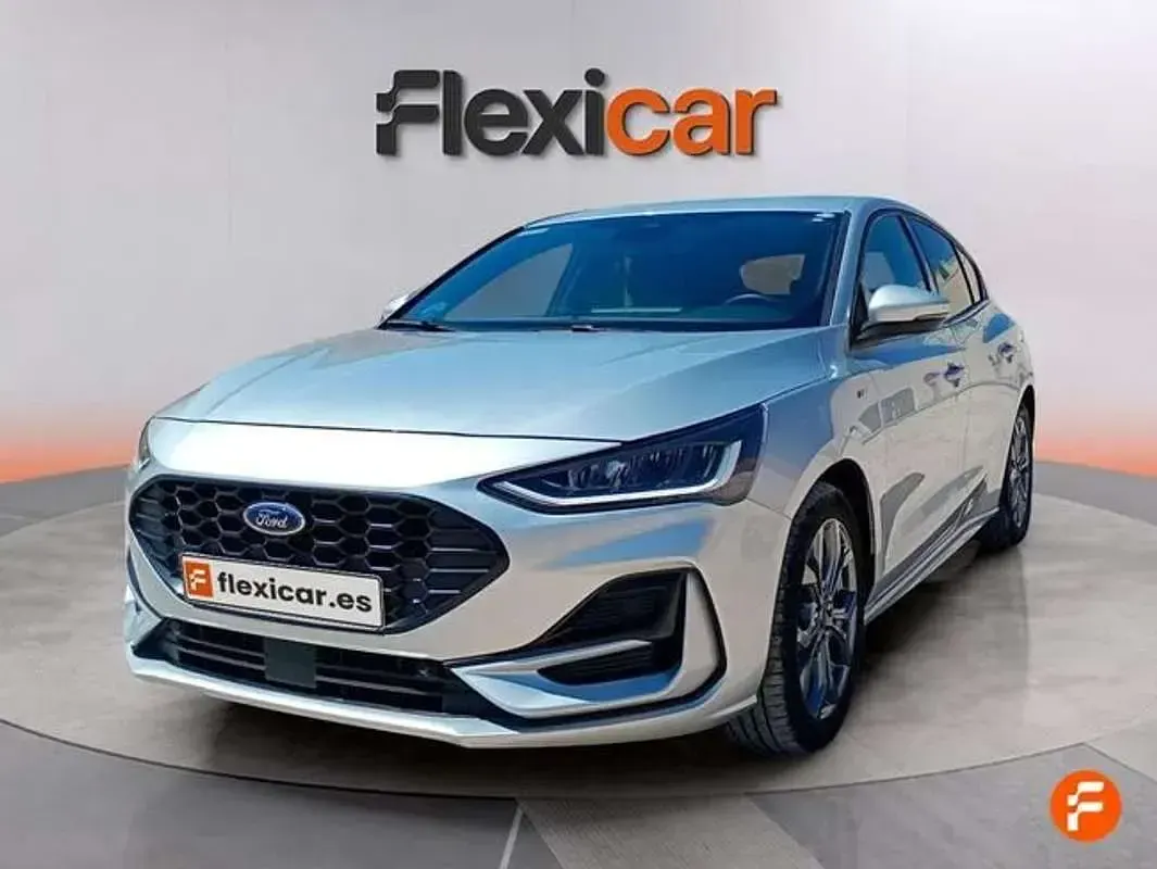 Usado Ford Focus ST-Line X 155 CV (114 kW) 2023 Gris Berlina