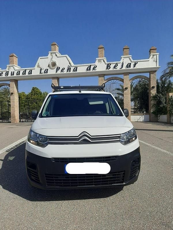 Usado Citroën Berlingo Feel 75 CV (55 kW) 2019 Blanco Monovolumen