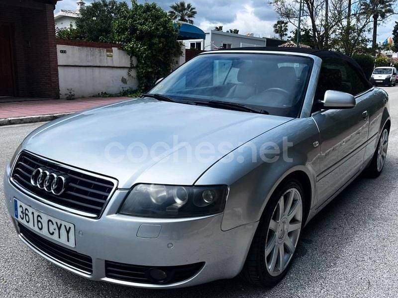 Usado Audi A4 Cabriolet 220 CV (161 kW) 2002 Gris / plata Descapotable