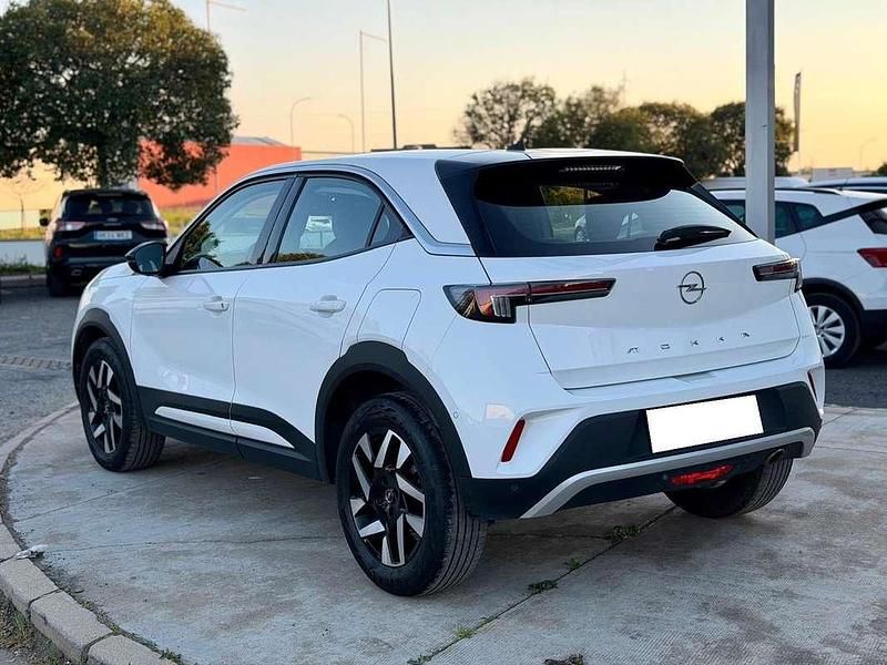 Używany Opel Mokka Business Elegance 110 KM (80 kW) 2022 Biały SUV