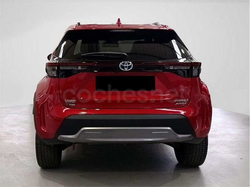 Usado Toyota Yaris Cross 116 CV (85 kW) 2022 Rojo SUV