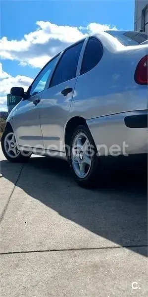 Usado Seat Cordoba Stella 68 CV (50 kW) 2001 Gris / plata Familiar