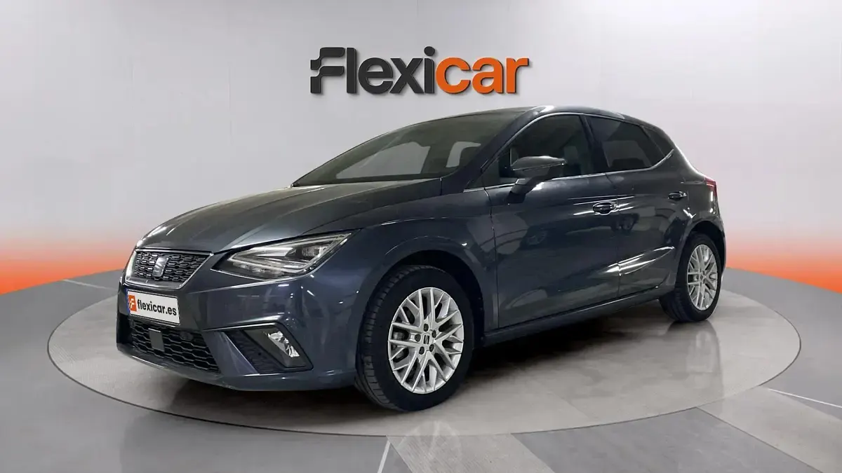 Usado Seat Ibiza 110 CV (80 kW) 2024 Azul Utilitario