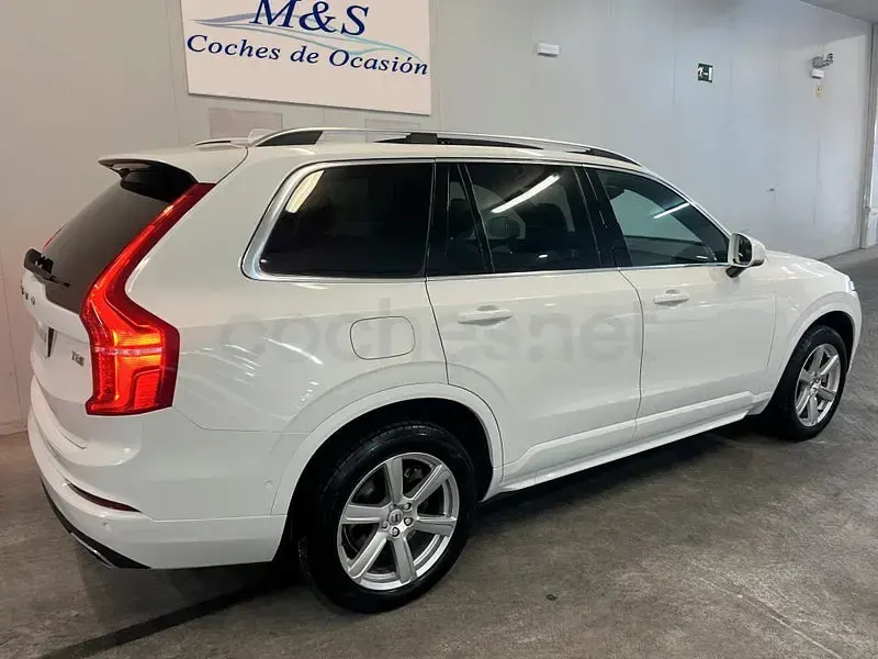 Usado Volvo XC90 Momentum 400 CV (294 kW) 2017 Blanco SUV
