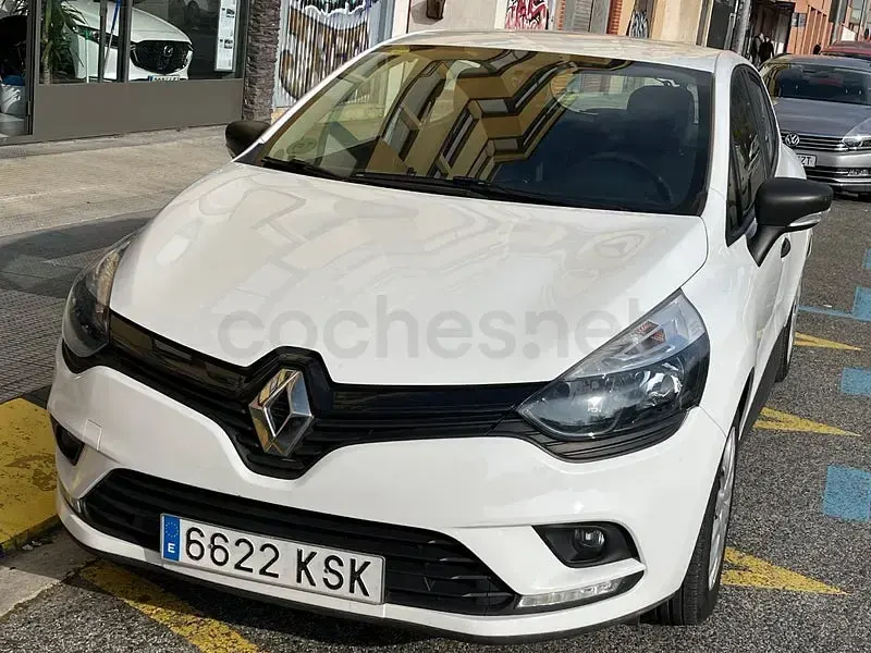 Usado Renault Clio IV Business 75 CV (55 kW) 2019 Blanco Berlina