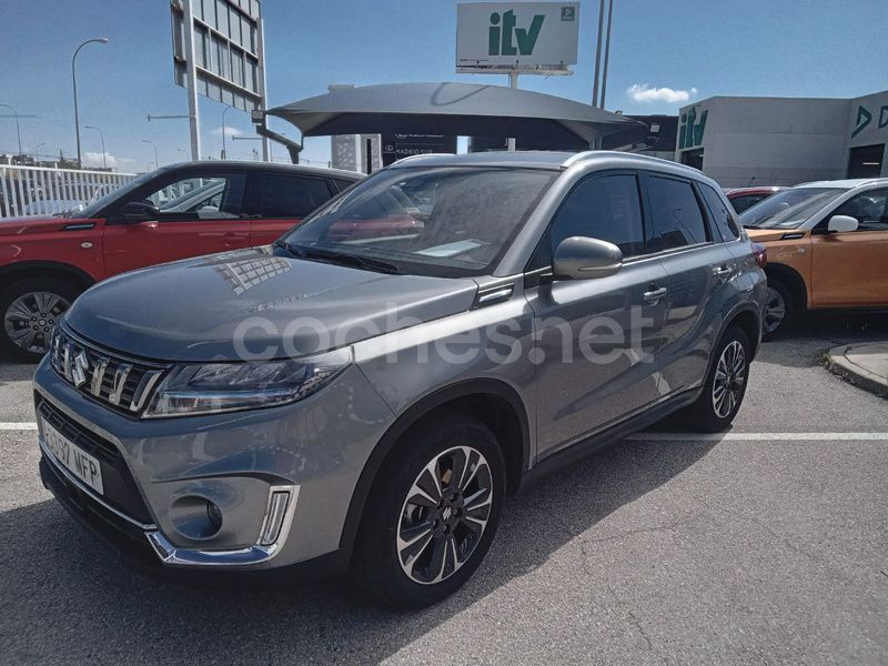 Gris / plata Usado 2023 Suzuki Vitara GLX SUV | 23.400 € (Precio justo) - Imagen 1/4