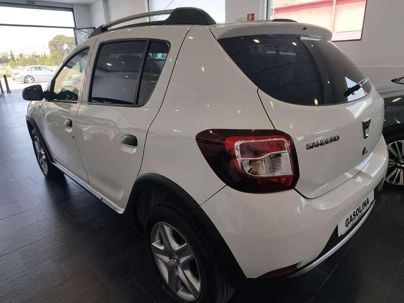 Usado Dacia Sandero Stepway 90 HP (66 kW) 2014 Branco Citadino