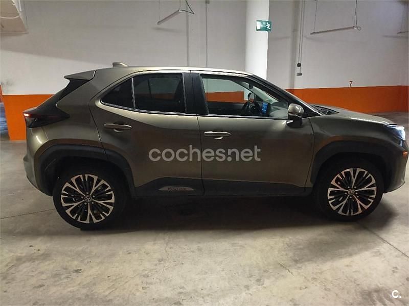 Usado Toyota Yaris Cross Plus 116 CV (85 kW) 2023 Beige SUV