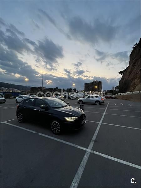 Używany Fiat Tipo Easy 120 KM (88 kW) 2016 Czarny Sedan/Limuzyna