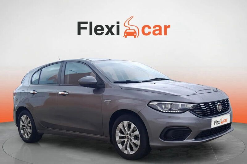 Gris Usado 2018 Fiat Tipo Lounge Berlina | 8990 € (Buen precio) - Imagen 1/4
