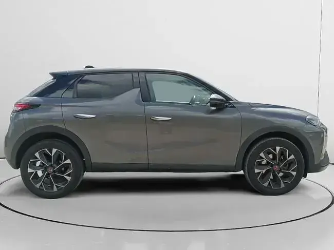 Usado DS Automobiles DS3 Performance 131 CV (96 kW) 2023 Gris SUV