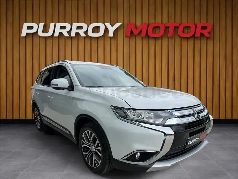 Usado Mitsubishi Outlander Motion 150 CV (110 kW) 2016 Blanco SUV