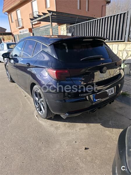 Usado Opel Astra Business 110 CV (80 kW) 2017 Negro Berlina