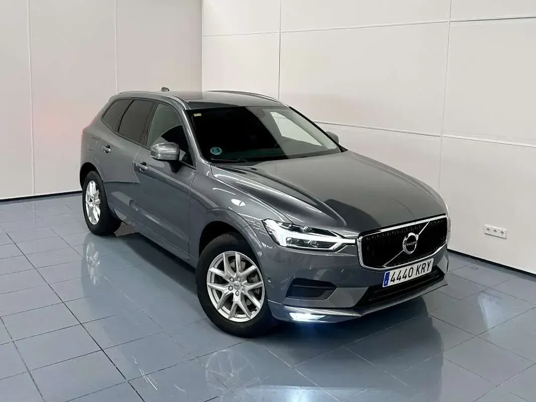 Usado Volvo XC60 Momentum 150 CV (110 kW) 2018 Gris SUV