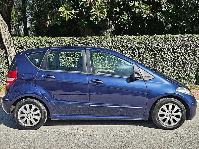 Usado Mercedes A150 Elegance 95 CV (69 kW) 2005 Azul Monovolumen