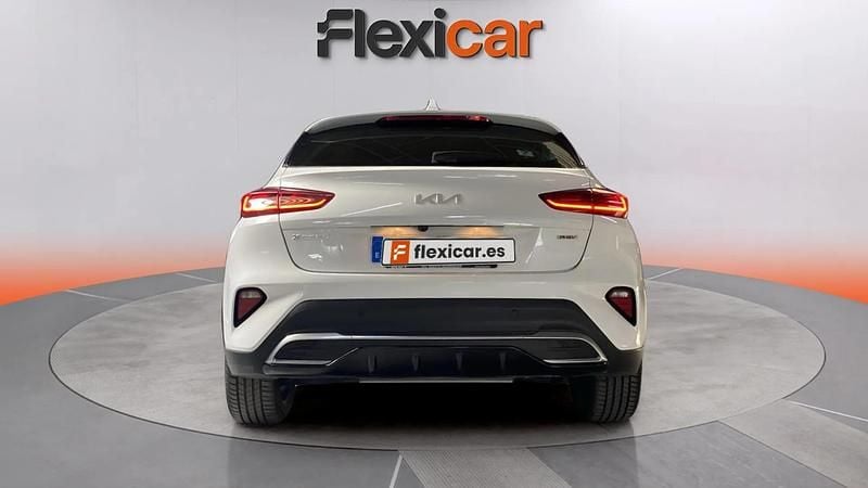 Usado Kia XCeed 141 CV (103 kW) 2022 Blanco SUV