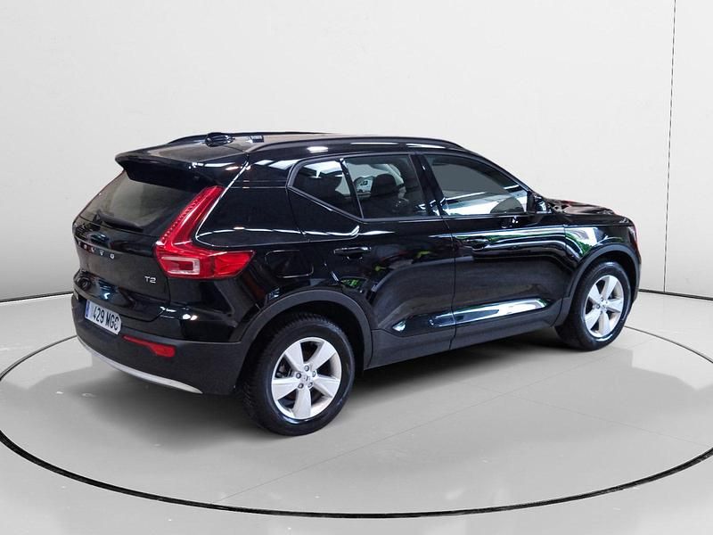 Usado Volvo XC40 131 CV (96 kW) 2023 Negro SUV