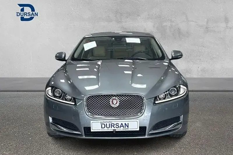 Usado Jaguar XF Luxury 200 CV (147 kW) 2014 Gris Berlina