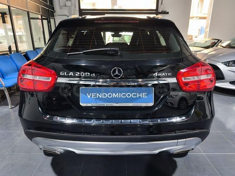 Usado Mercedes GLA200 136 CV (100 kW) 2018 Negro SUV