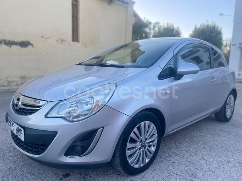 Usado Opel Corsa 75 CV (55 kW) 2011 Gris / plata Berlina
