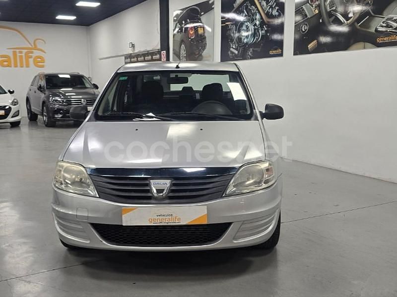 Usado Dacia Logan Ambiance 75 CV (55 kW) 2011 Gris / plata Berlina