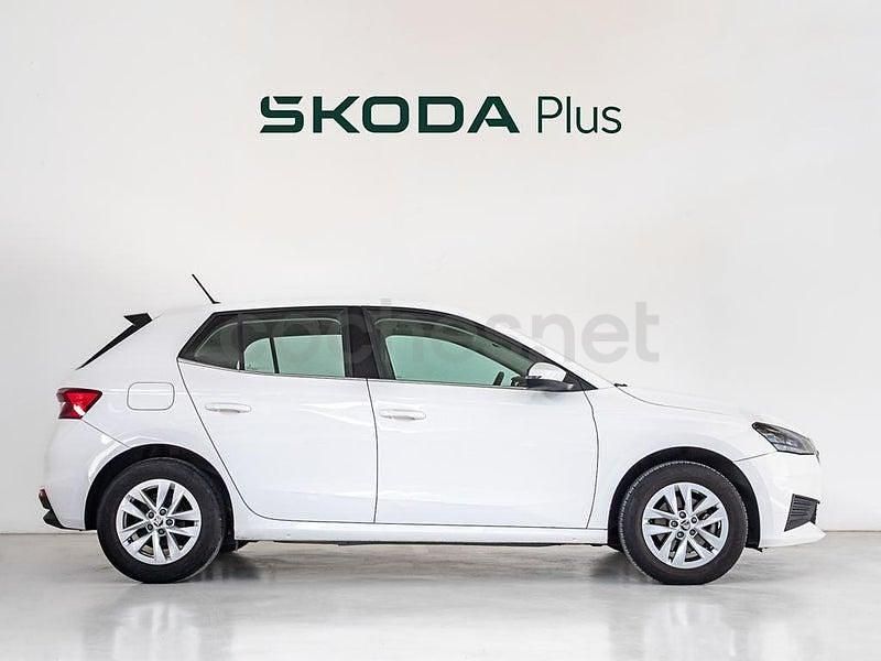 Usado Skoda Fabia 110 CV (80 kW) 2022 Blanco Utilitario