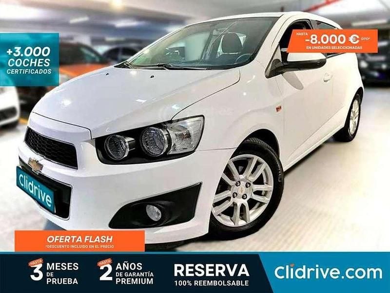 Blanco Usado 2013 Chevrolet Aveo LTZ Utilitario | 4990 € (Buen precio) - Imagen 1/4
