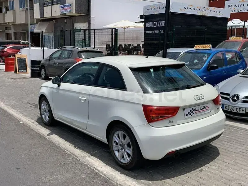 Usado Audi A1 Ambition 105 CV (77 kW) 2011 Blanco Utilitario