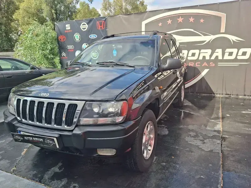 Usado Jeep Grand Cherokee Laredo 140 CV (102 kW) 2001 Negro SUV
