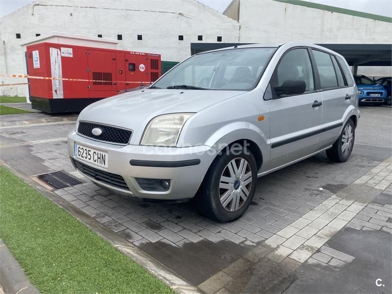 Gris / plata Usado 2003 Ford Fusion Berlina | 2000 € (Precio justo) - Imagen 1/4
