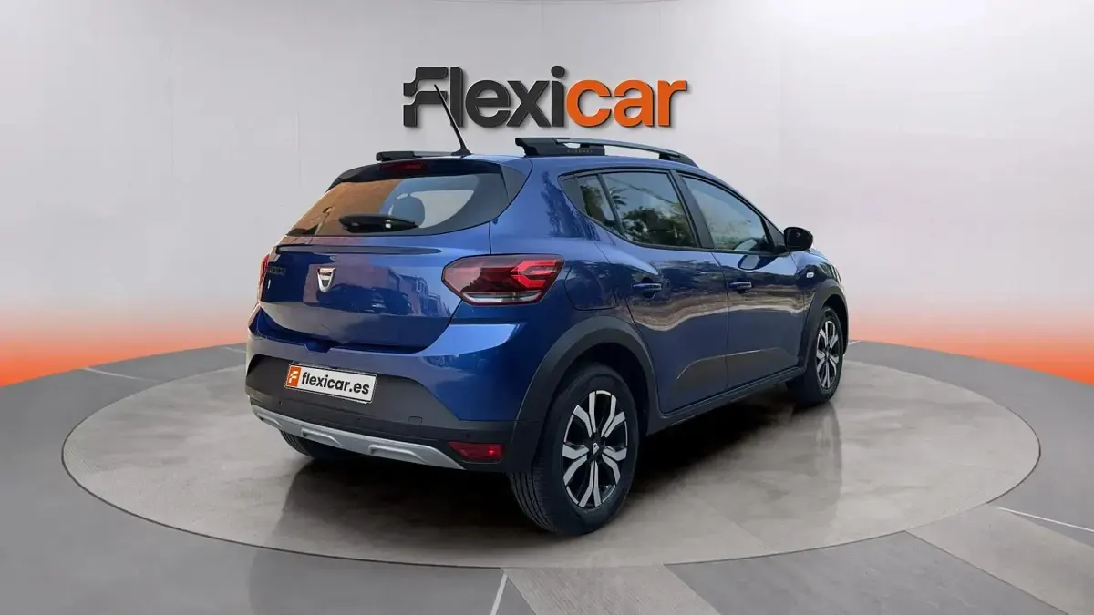 Usado Dacia Sandero Comfort 91 CV (66 kW) 2021 Azul Berlina