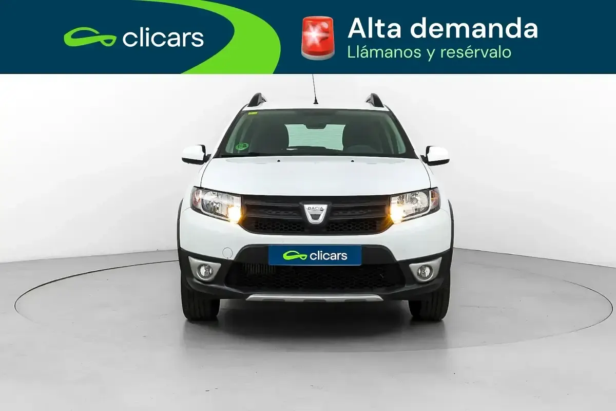 Usado Dacia Sandero Stepway 90 CV (66 kW) 2016 Blanco Berlina