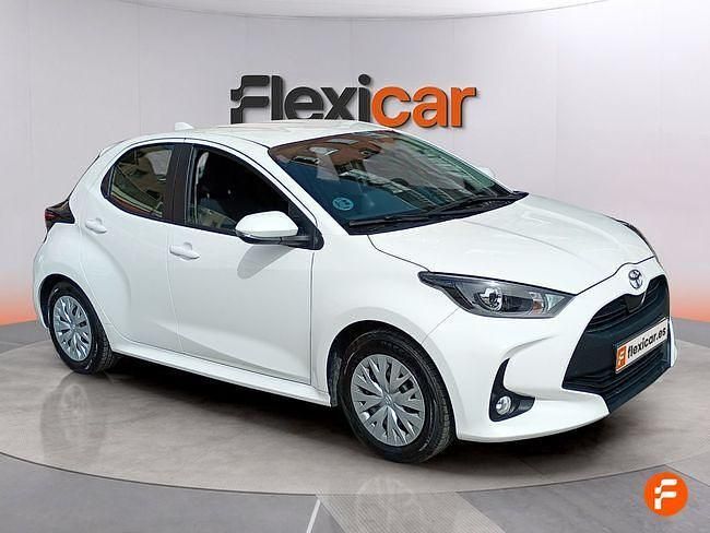 Usado Toyota Yaris Edition 72 CV (52 kW) 2022 Blanco Utilitario