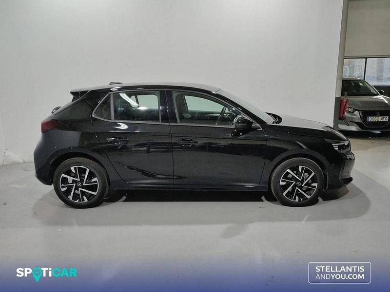 Usado Opel Corsa 100 CV (73 kW) 2025 Negro Utilitario