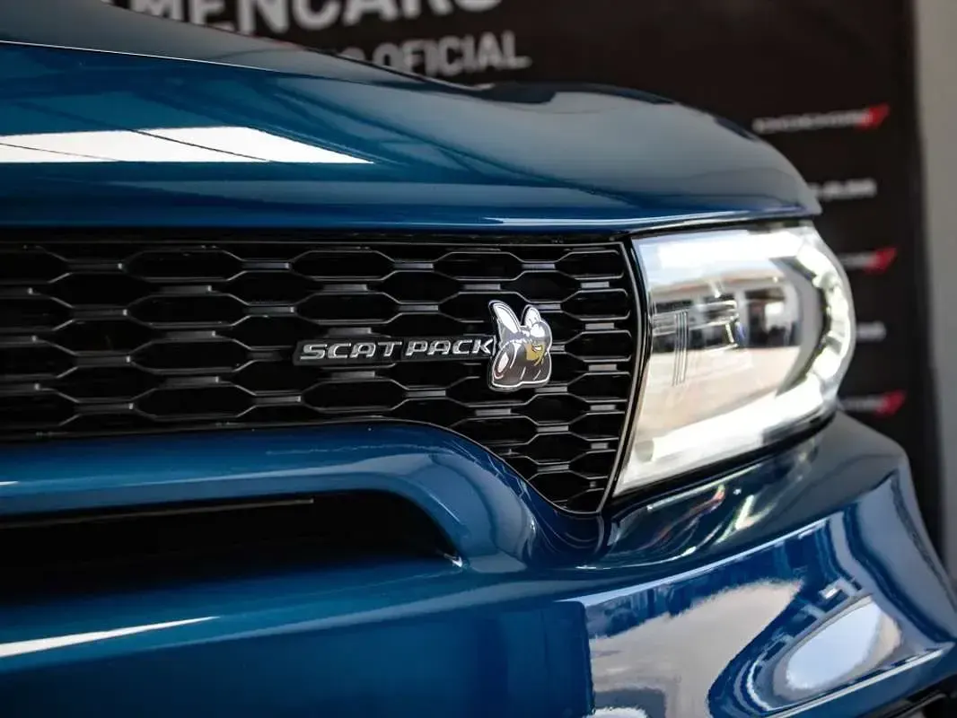 Usado Dodge Charger 492 CV (361 kW) 2024 Azul Utilitario