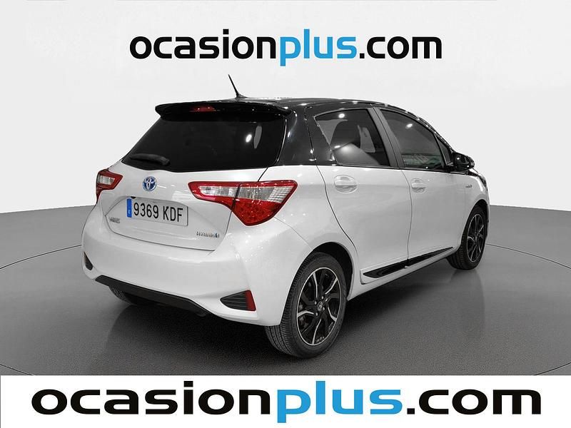Usado Toyota Yaris Active 100 CV (73 kW) 2017 Blanco