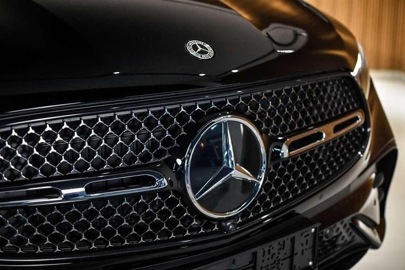 Usado Mercedes GLC300 269 CV (197 kW) 2025 Negro Coupe